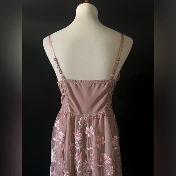 TORRID Lace Sweetheart Dress - Picture 7 of 9